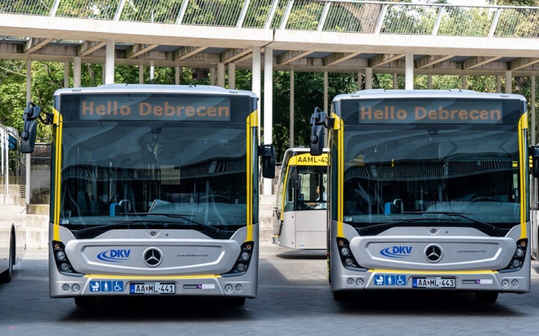 The last ten modern diesel-powered Mercedes-Benz solo buses have arrived at DKV
