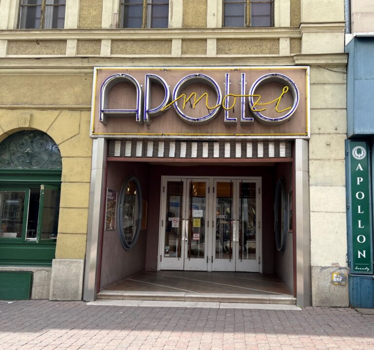Hungary Debrecen Apollo Cinema2 768x718