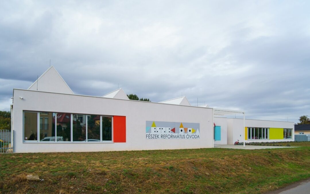 The Reformed Church crèche on Nádsíp Street has reached its highest point