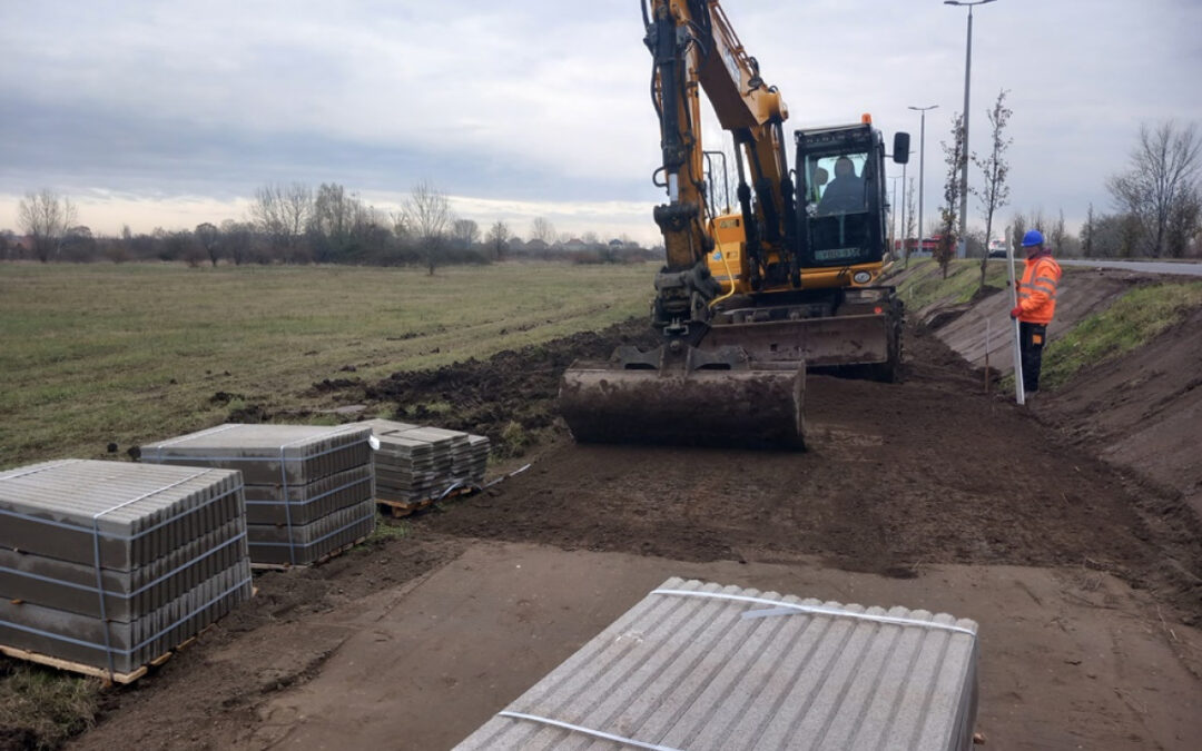 Construction of a pedestrian walkway between the Tégláskert and the Epreskert districts on Dobogó Street has started