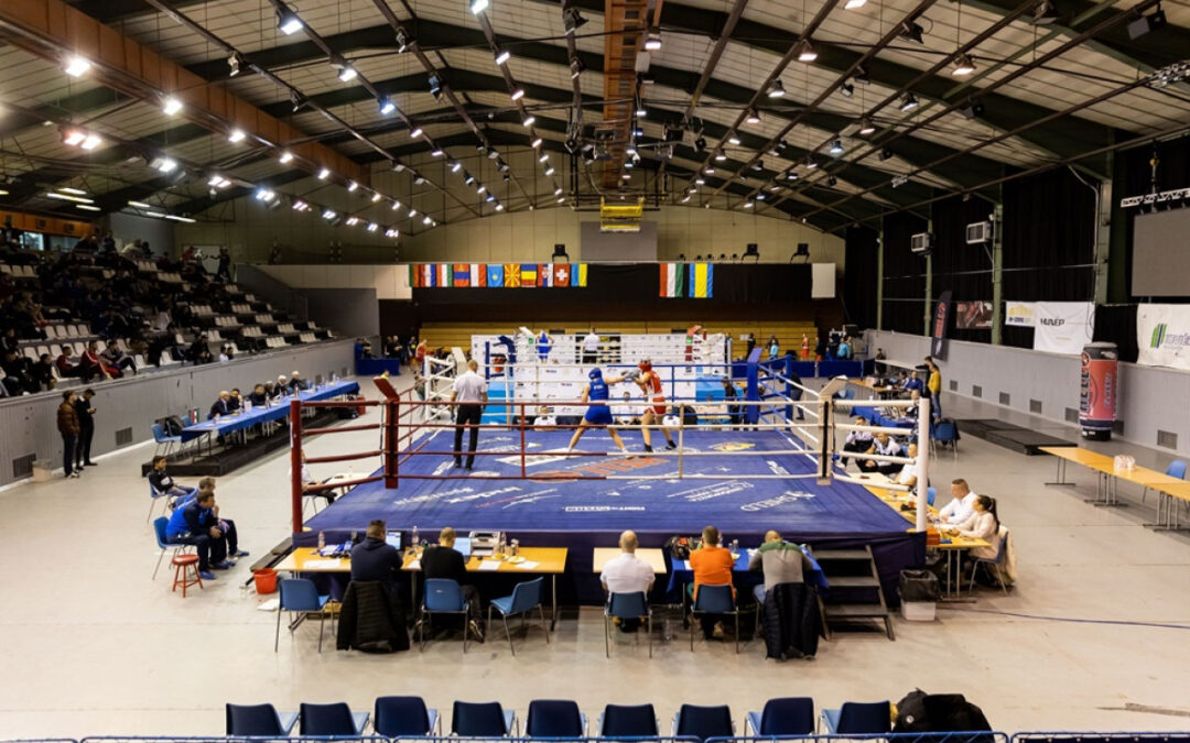 World and European Champion boxers also enter the ring in Debrecen