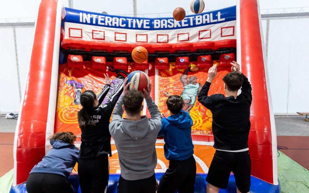 Debrecen primary school students  competed at the Szent László High School