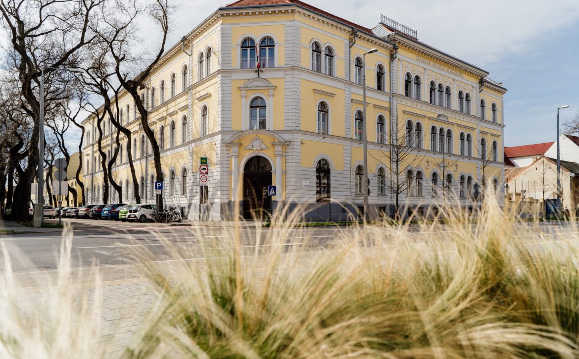 Secodary-School-Fazekas-Mihaly-Debrecen-Hungary-FB-DBvarosa