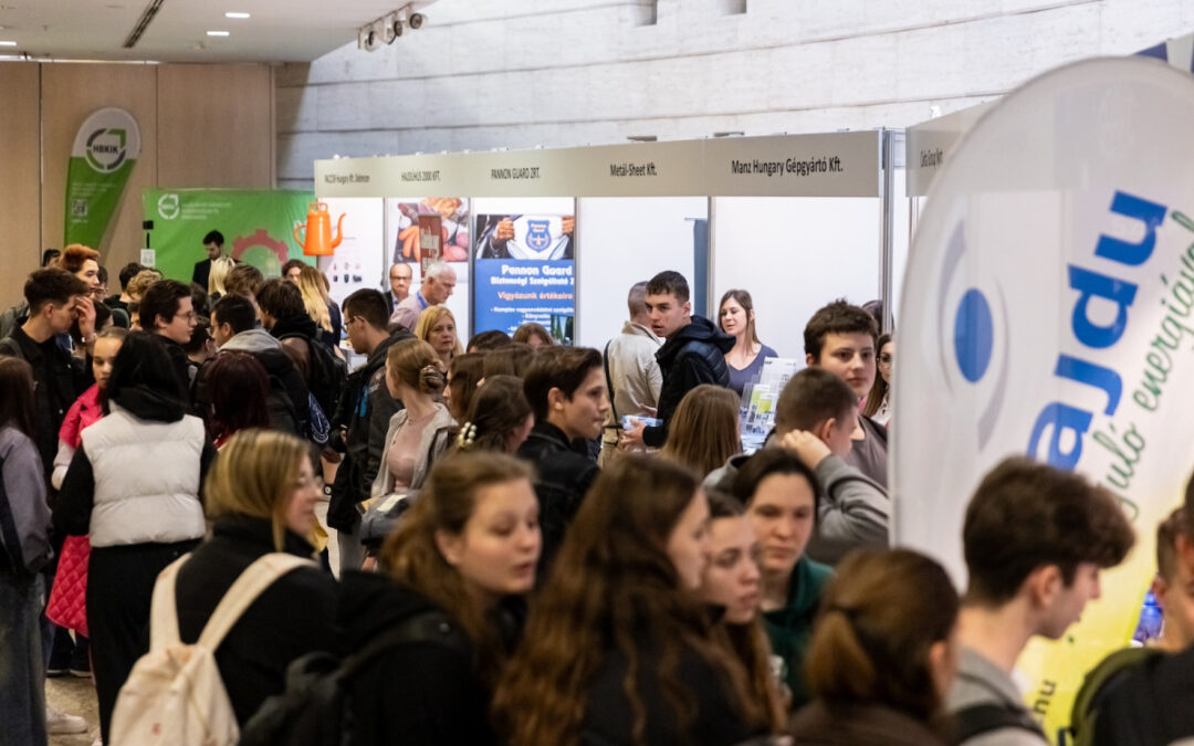 Job and career opportunities were opened up to secondary school students in Debrecen at Future Vision Expo