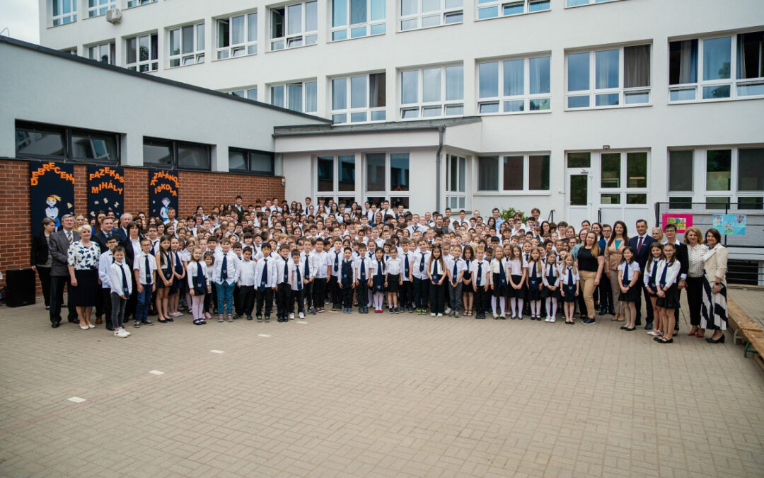 The building of Fazekas Mihály Primary School in Debrecen has been renovated