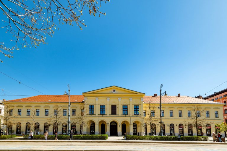 Debrecen4U Debrecen Hungary Old Town Hall FB Debrecen varosa 1 768x511