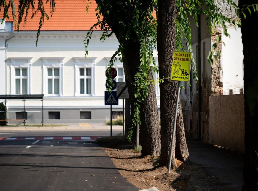 Large-scale asphalting works on Tóth Árpád Street completed