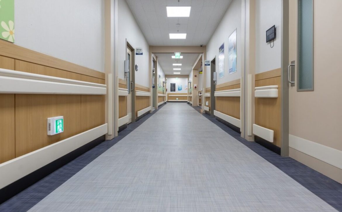 Visitor-ban-lifted-at-Debrecen-hospital_Debrecen_Hungary