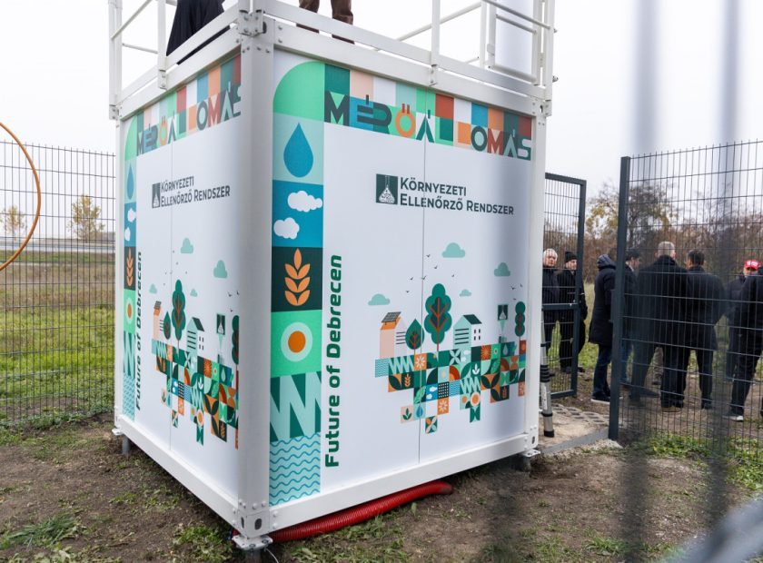 omplex monitoring systems are being set up in different parts of Debrecen_Debrecen_Hungary