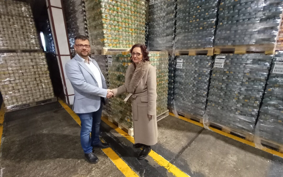 Globus offered a significant donation of canned food to those in need in Debrecen