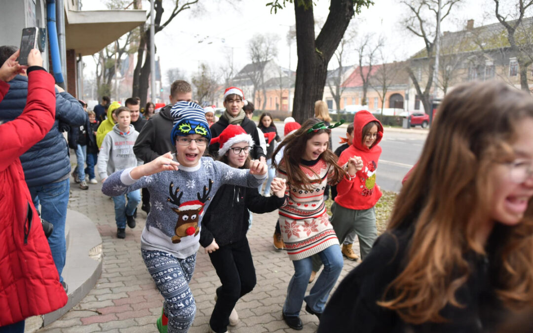 Santa Claus Run held at the primary school in Debrecen