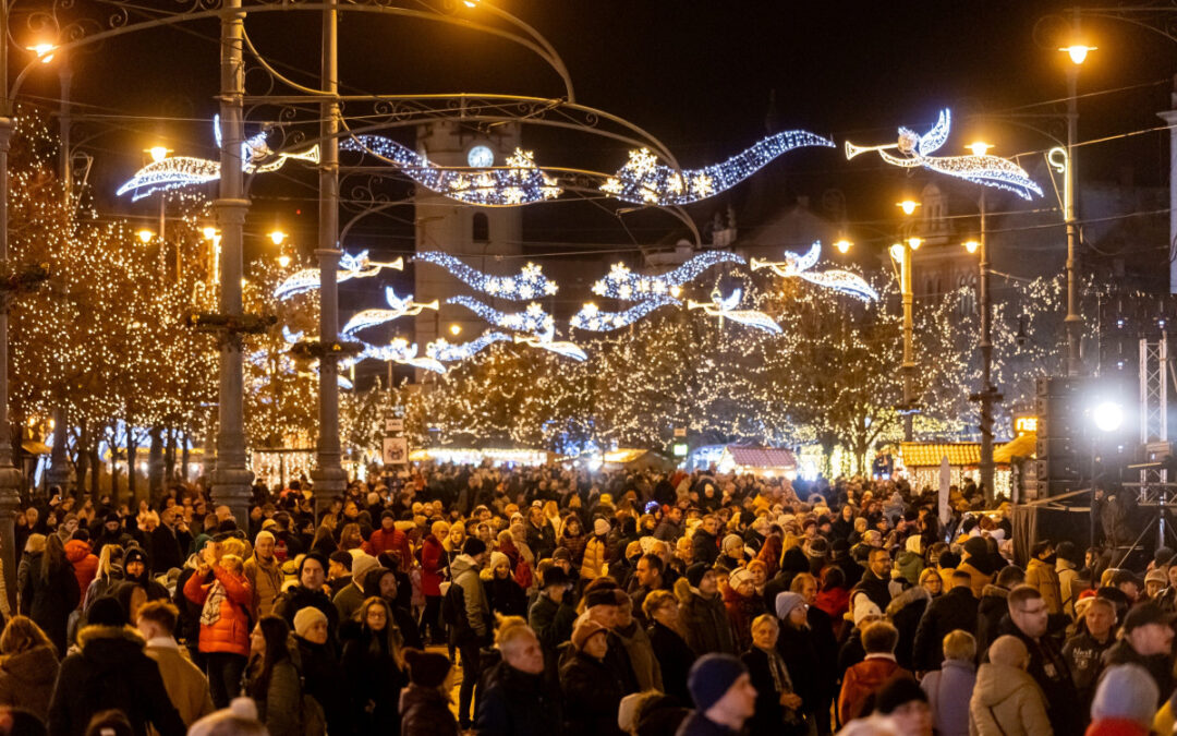 The first Advent candle was lit in Debrecen’s main square