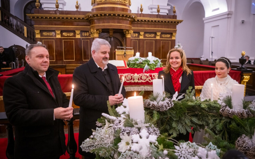 The third candle was lit on the Advent wreath of the city