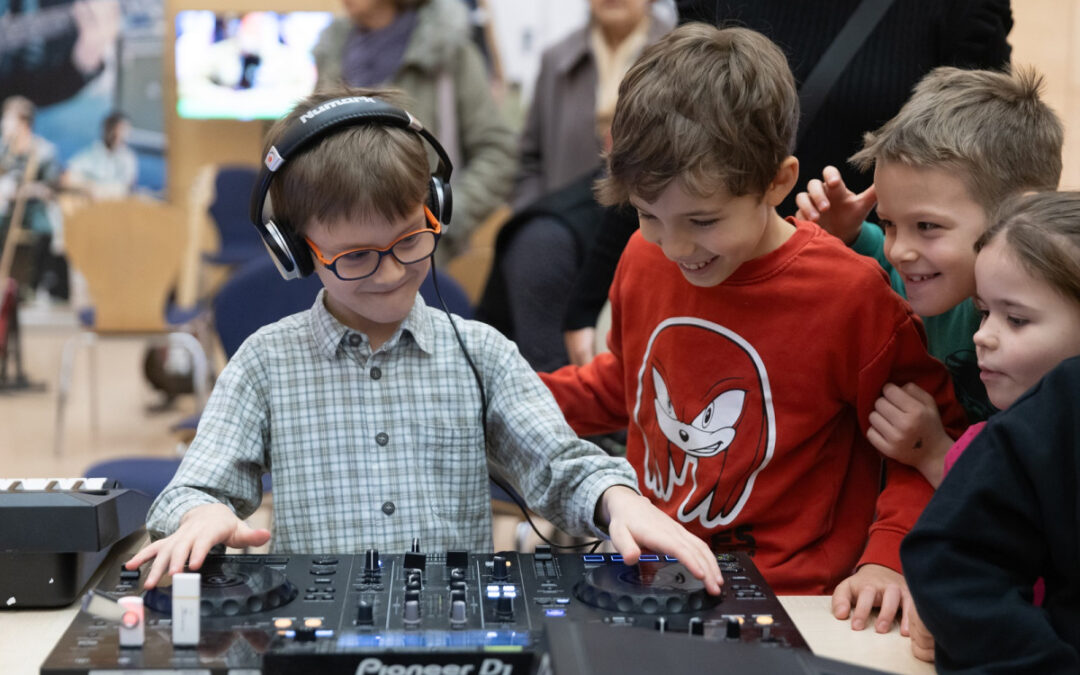 “Musical Instruments into Hands!” Many children in Debrecen can experience the joy of playing music