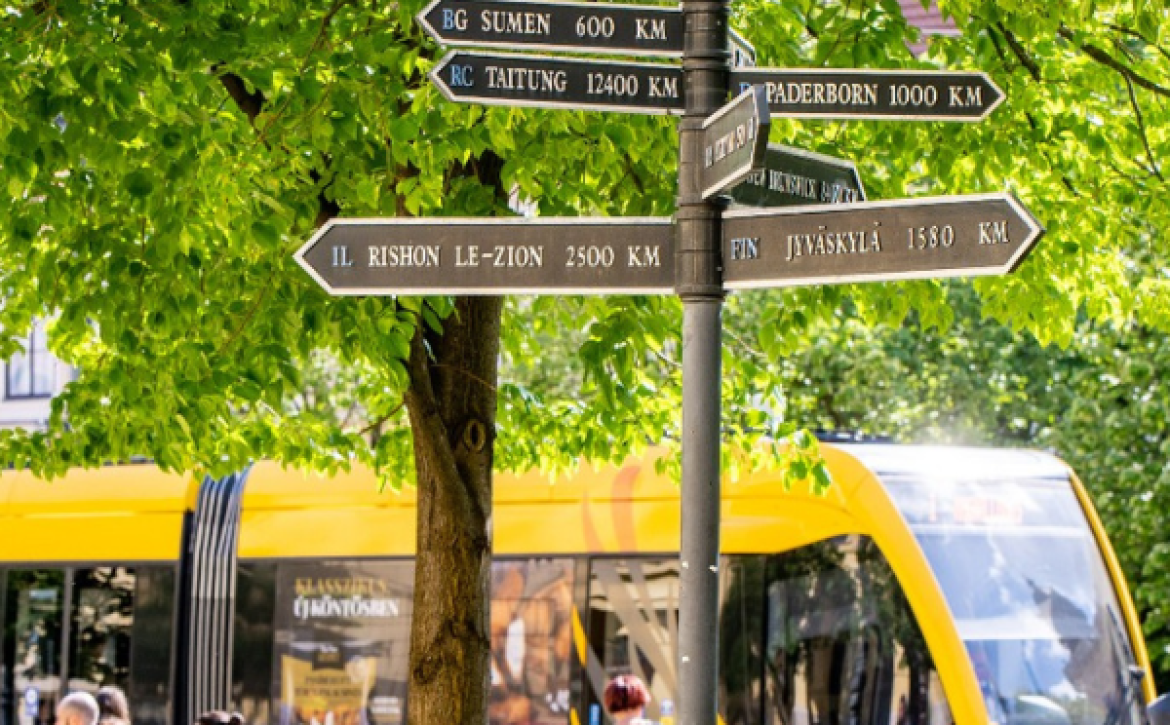 Debrecen4U – Debrecen – Hungary – Cover 01 (3)