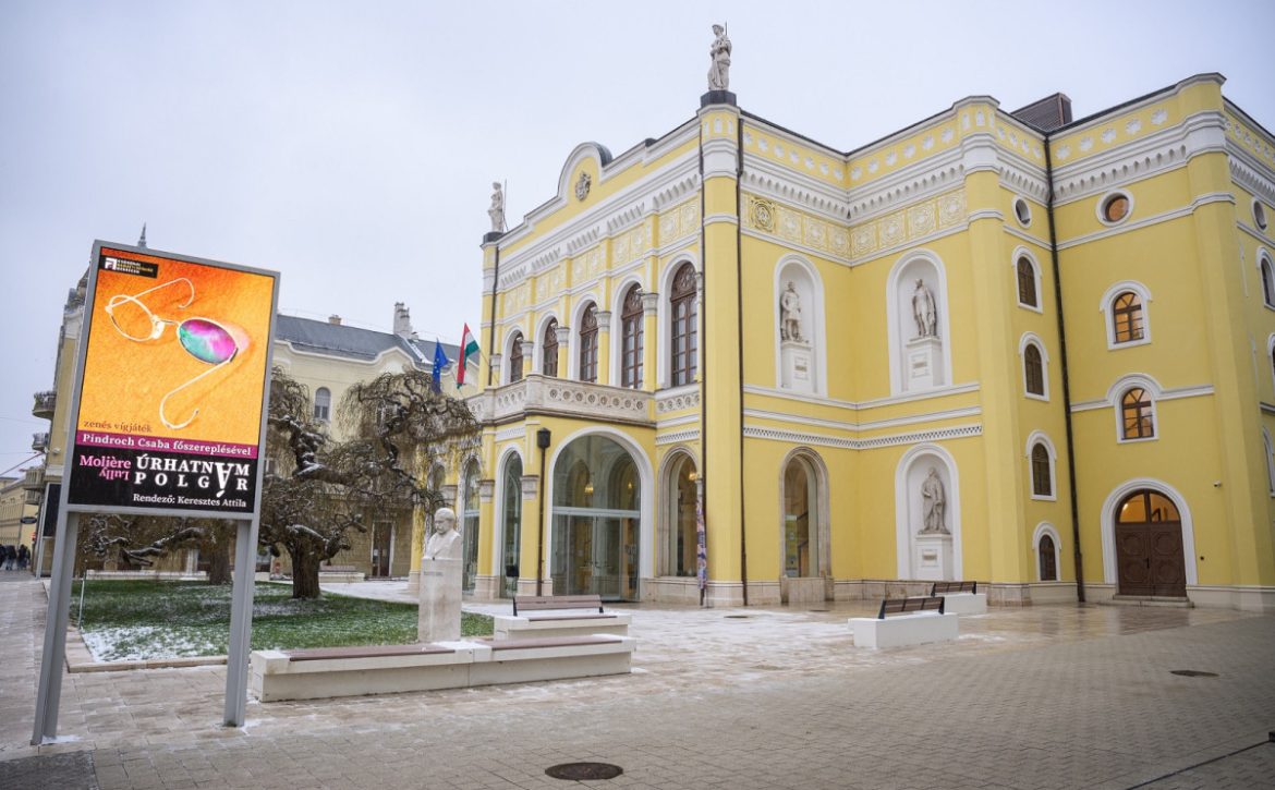 The building of the Csokonai National Theatre in Debrecen received the Construction Industry Award of Excellence_Debrecen_Hungary
