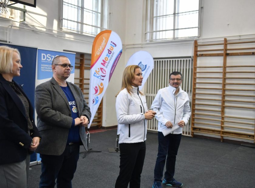 The indoor exercise programmes of the Move, Debrecen! initiative on Sr. Anne Street are moving to the gymnasium of Bethlen Technical School_debrecen_hungary