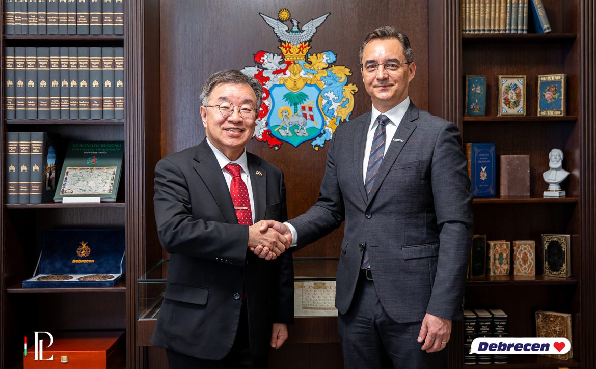 The Mayor of Debrecen held talks with the Hungarian Ambassador of the Republic of Korea