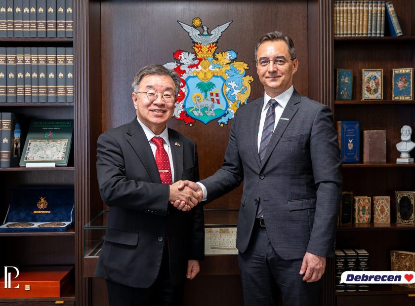 The Mayor of Debrecen held talks with the Hungarian Ambassador of the Republic of Korea