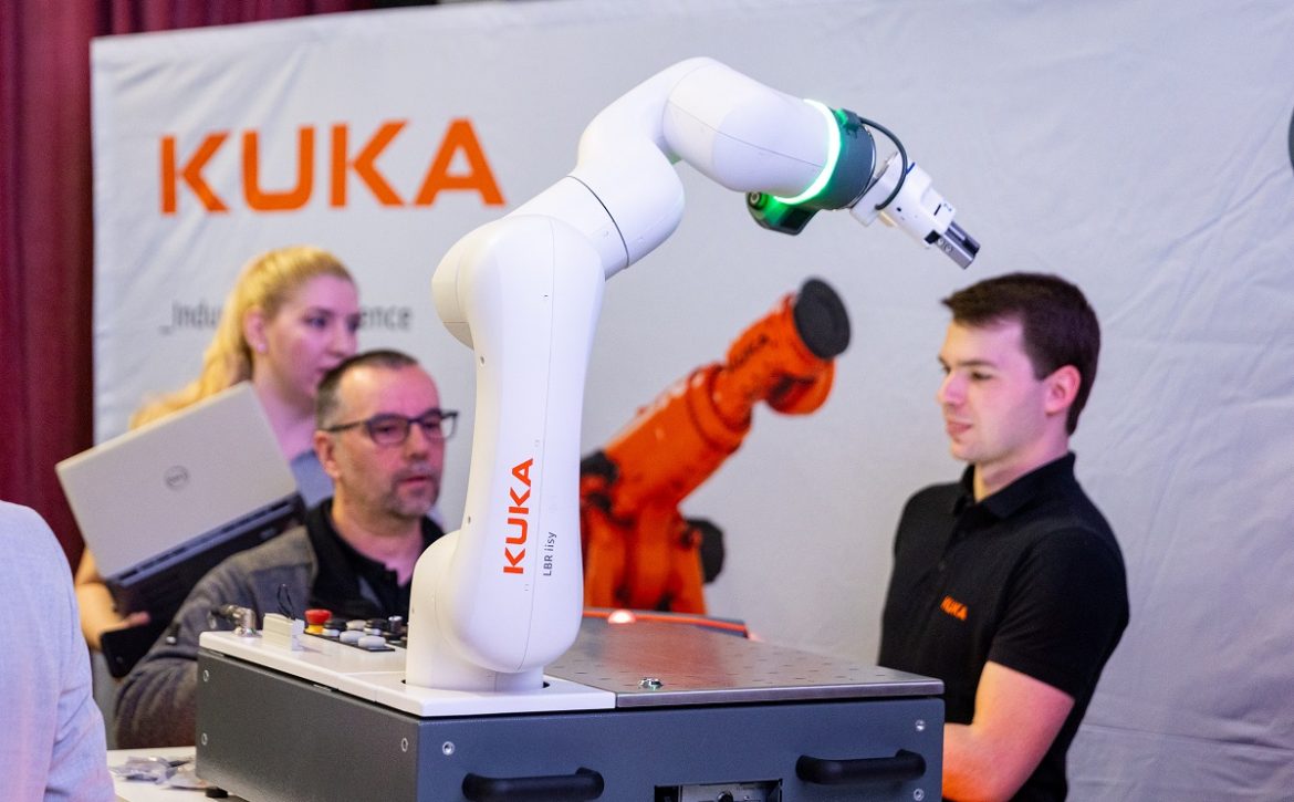 Thirty industrial companies presented their jobs and innovations in Debrecen