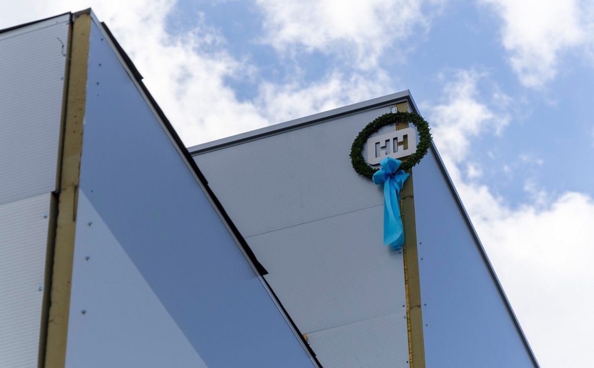 Harro Höfliger’s factory under construction in Debrecen has reached its highest point
