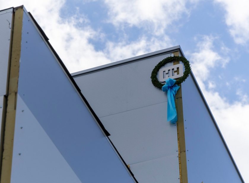 Harro Höfliger’s factory under construction in Debrecen has reached its highest point