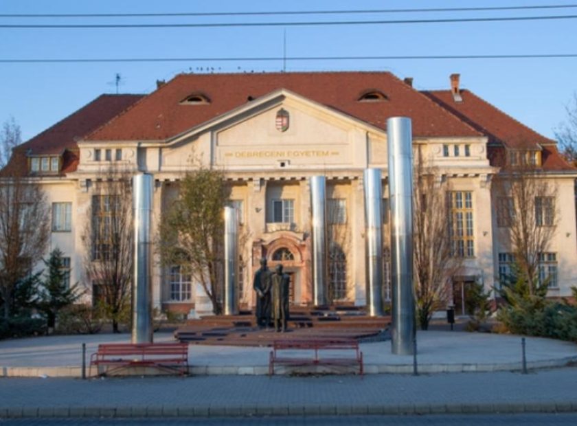 Visitor ban lifted in all units of the Debrecen Clinical Centre