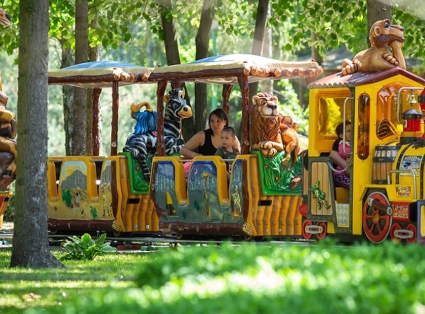Debrecen Zoo celebrates families all month long