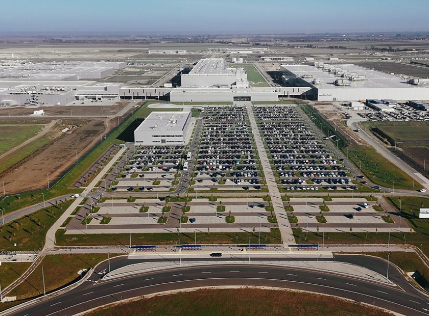 Nearly three thousand people now work at the BMW factory in Debrecen