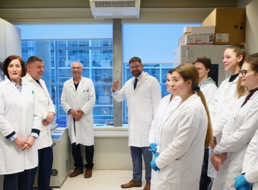 Pharmaceutical company supports the University of Debrecen to purchase laboratory equipment