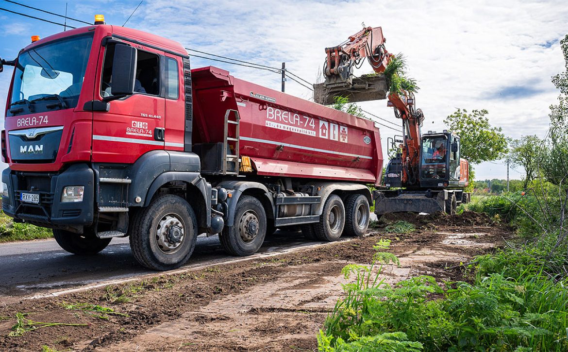 The last section of the road between Debrecen and Ondód to be reconstructed