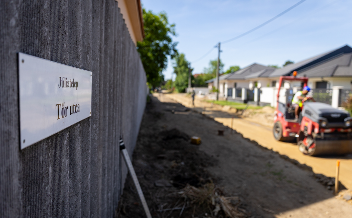 Another street gets solid paving in Júliatelep