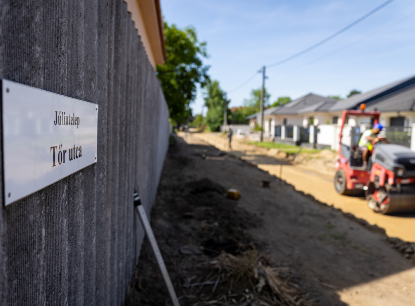 Another street gets solid paving in Júliatelep