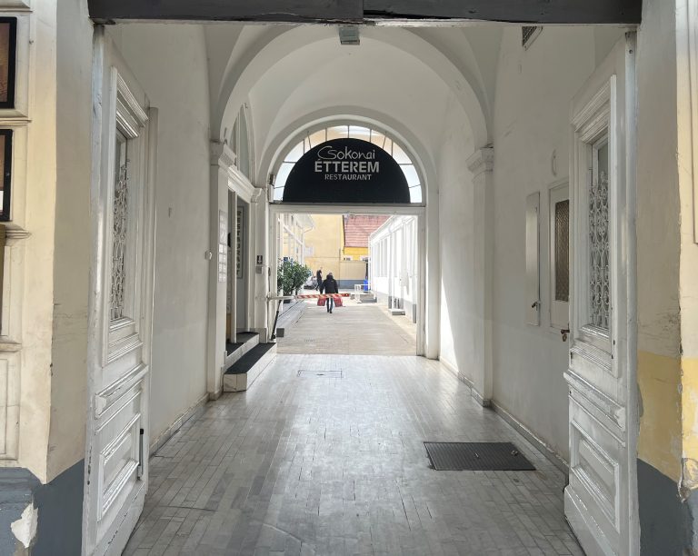 Debrecen4U Csokonai Etterem DB Hungary 1 768x612