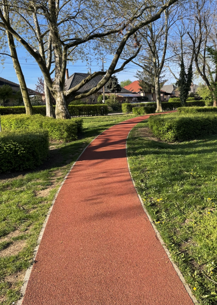 Liget Sqaue Running Track  photo by JB
