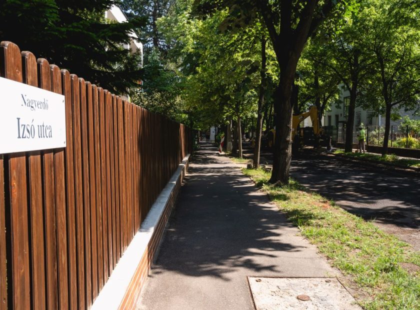 Road renovations continue in Debrecen-Phase II modernisation of Izsó Street has begun