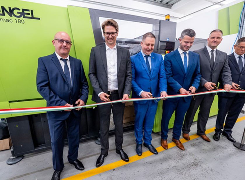 The laboratory of the Faculty of Engineering in Debrecen has been enriched with a 50 million machine
