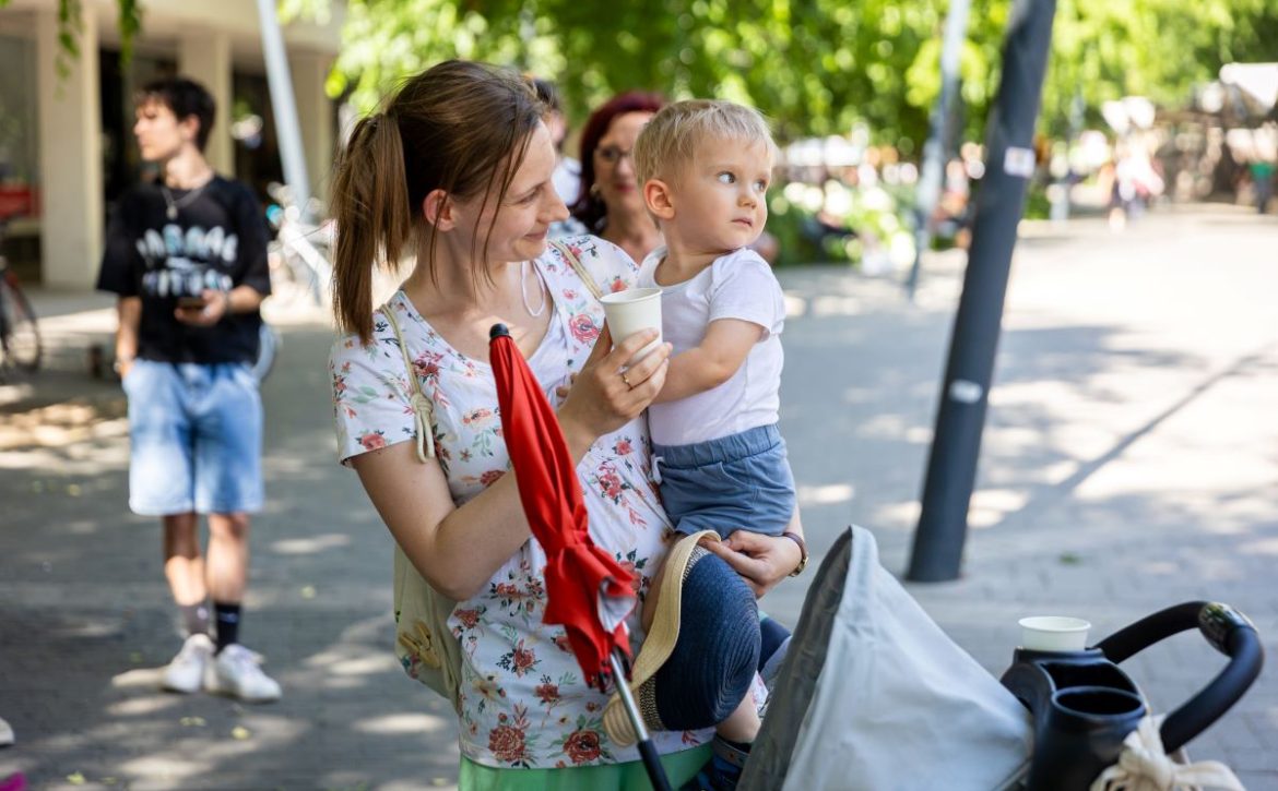 https-:www.debrecen.hu:en:local:news:debrecen-takes-care-of-its-residents-even-during-the-heat-alert