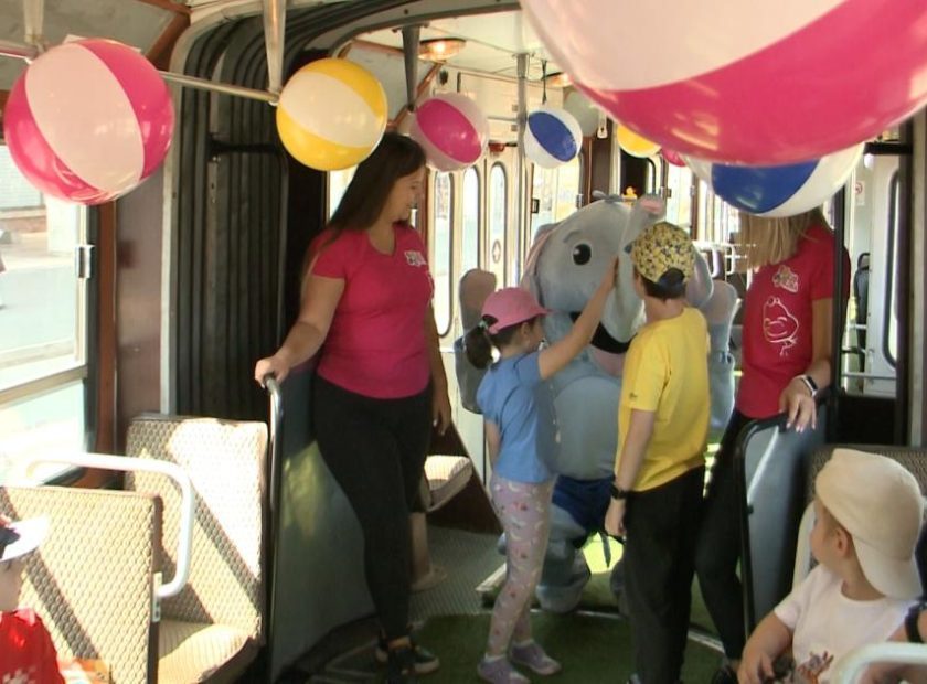 DKV stand tram