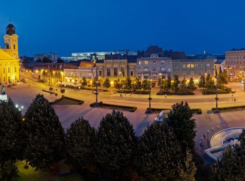 Debrecen’s rebuilt main square was inaugurated 24 years ago