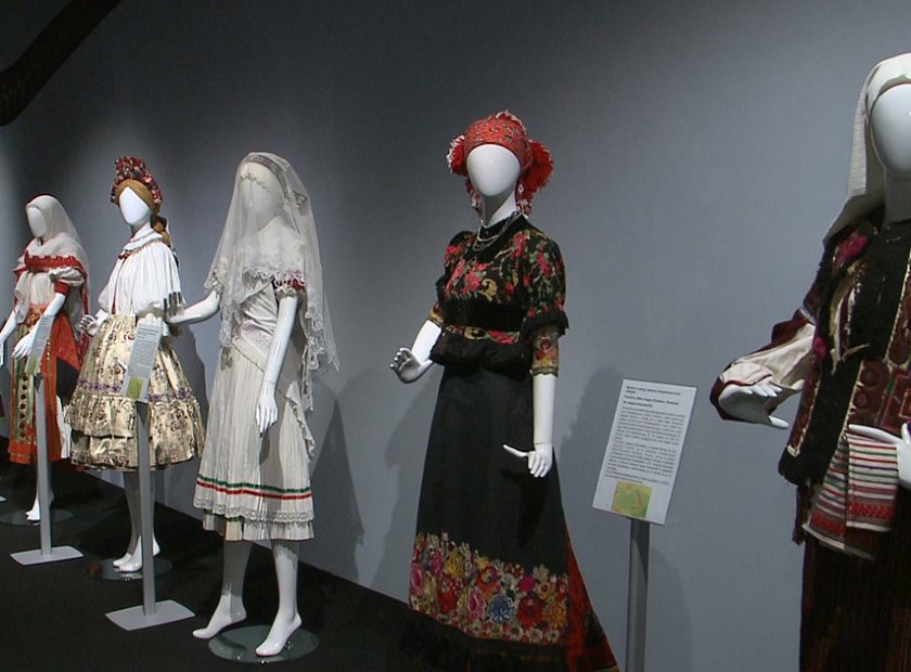 Girls, women in festive attire- a new exhibition opened at the Déri Museum