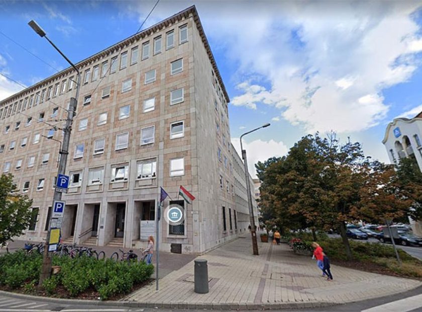 Government offices in Debrecen closed today