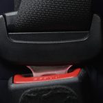 It is the driver's responsibility to ensure that everyone fastens their seatbelts