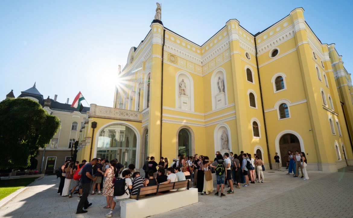 Future actors got acquainted with the Debrecen theater