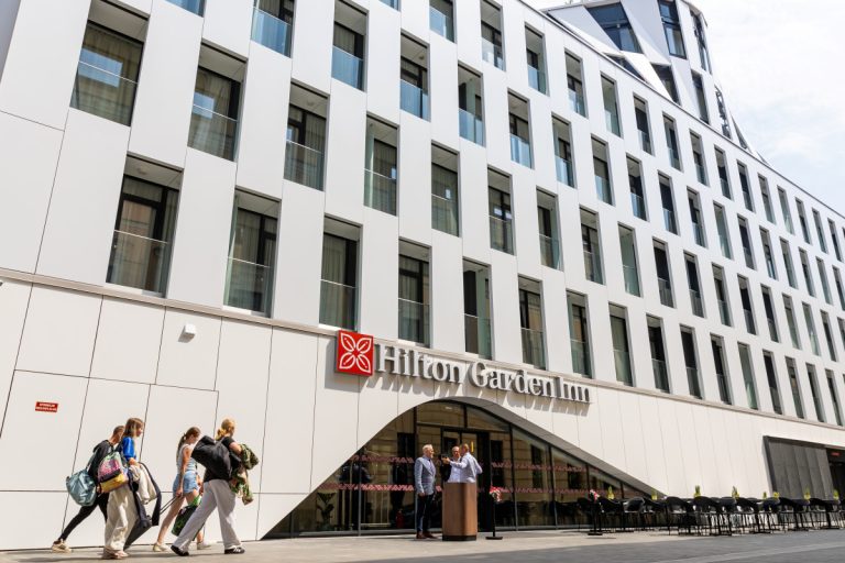 Hilton Hptel Garden Inn 768x512