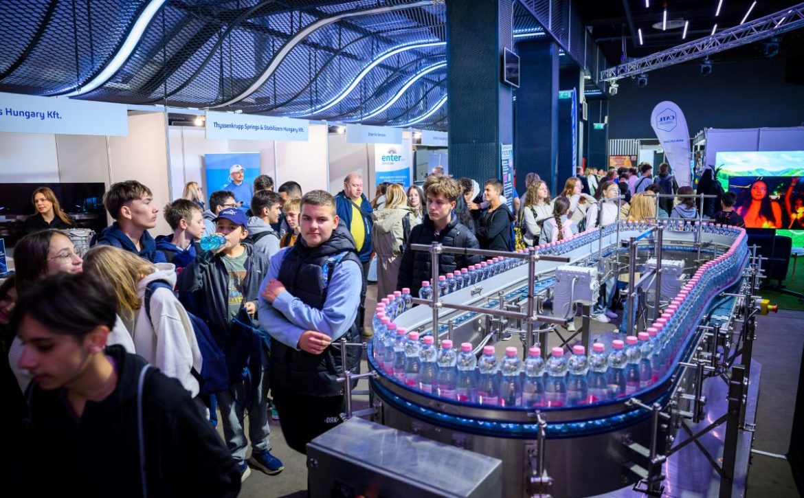 Interested parties can get to know their future thanks to more than eighty exhibitors at the Hello, Profession! career orientation festival