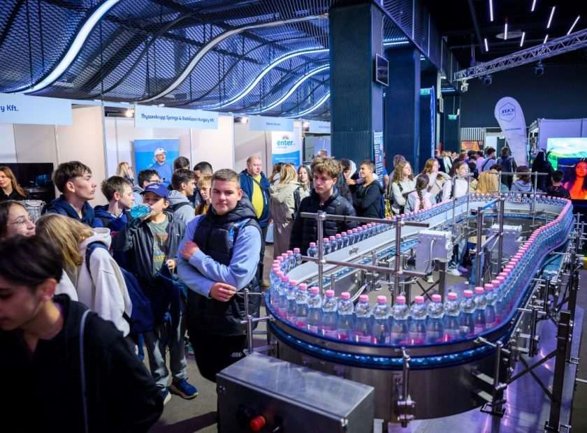 Interested parties can get to know their future thanks to more than eighty exhibitors at the Hello, Profession! career orientation festival