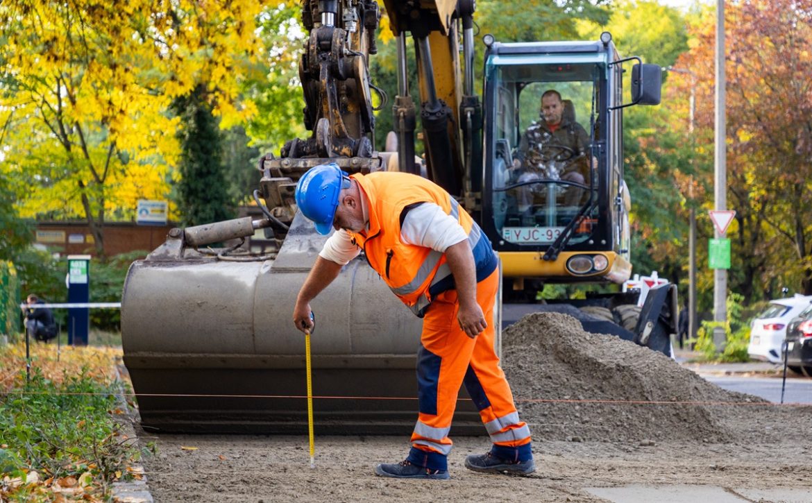 Parking lot, stairs and sidewalk renovation in Újkert