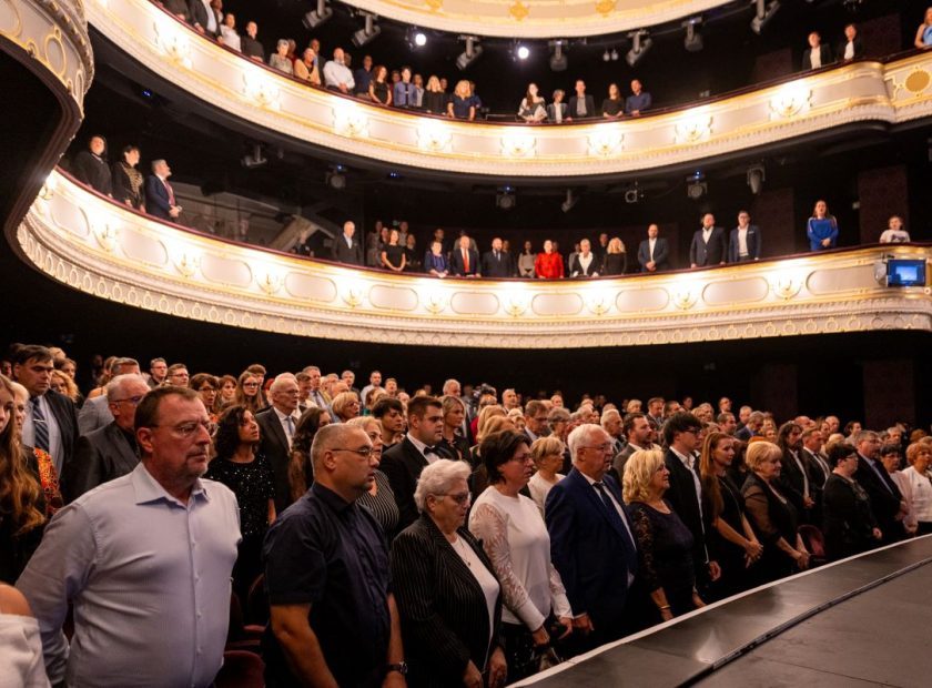 The Csokonai Theatre premiered with Bánk bán, and 160 years later, the opera was performed again to celebrate the anniversary