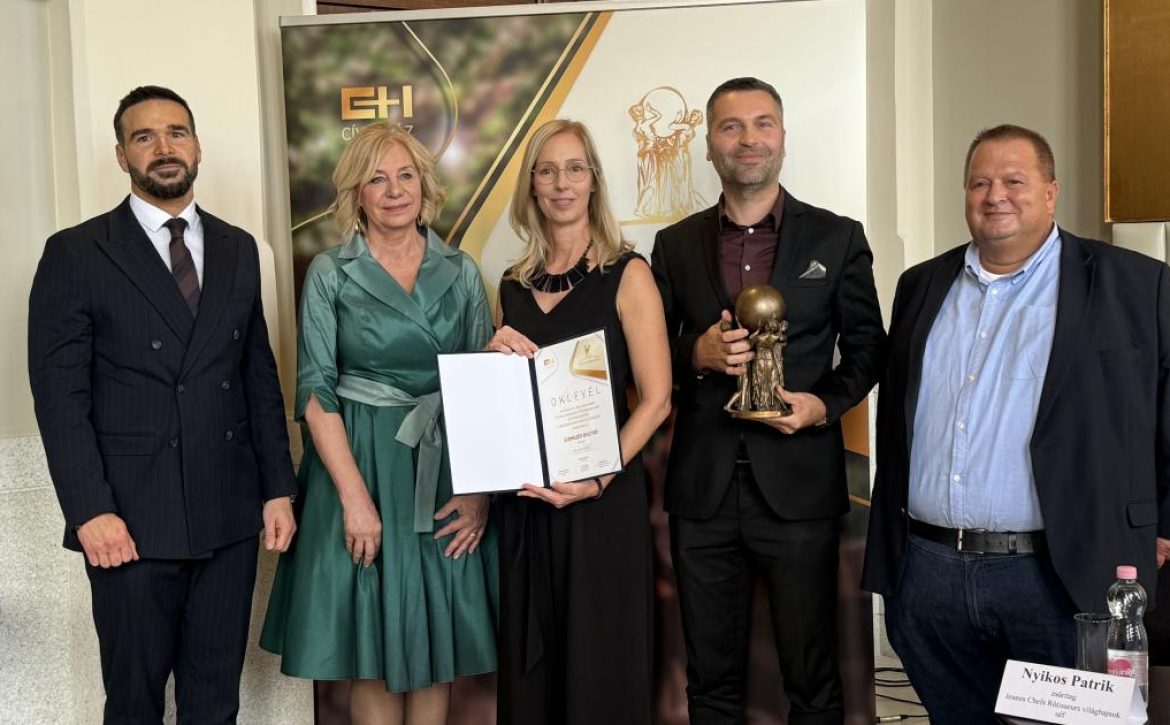 The winners of the “Cívis Host of the Year” competition were honored